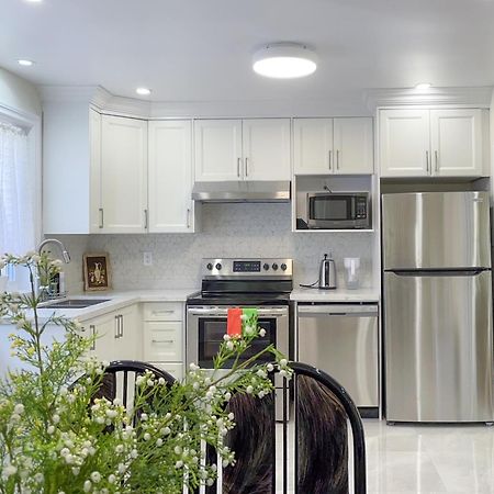 Newly-Renovated 3Br House, 12 Minutes To Airport Apartment Toronto Exterior photo