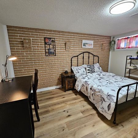 Newly-Renovated 3Br House, 12 Minutes To Airport Apartment Toronto Exterior photo