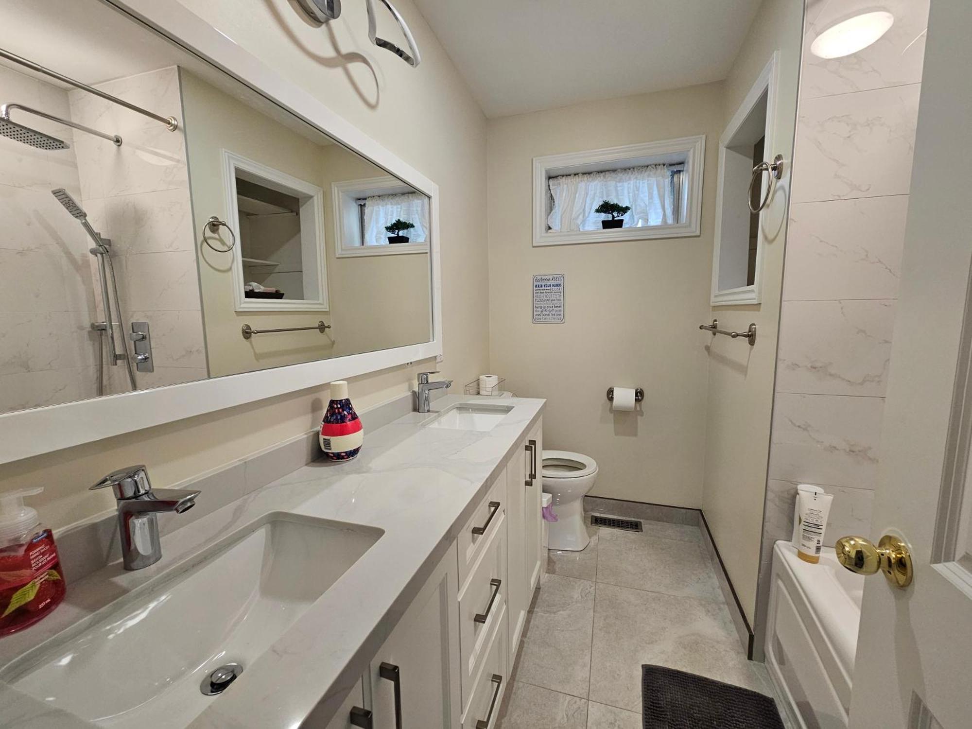 Newly-Renovated 3Br House, 12 Minutes To Airport Apartment Toronto Exterior photo