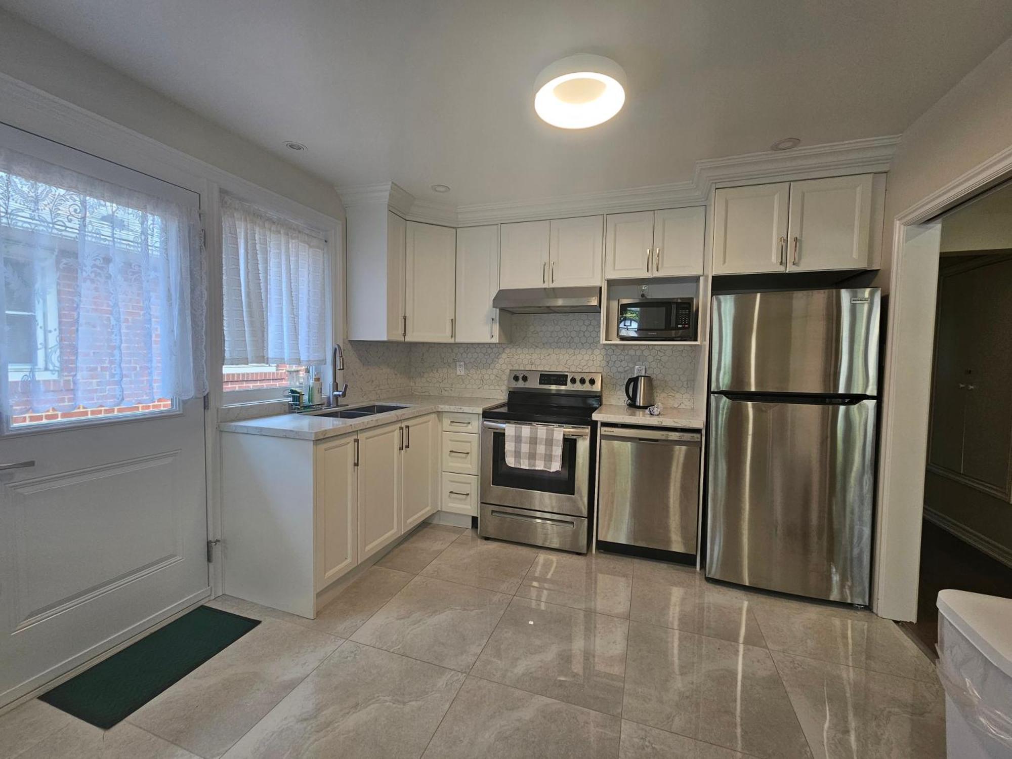 Newly-Renovated 3Br House, 12 Minutes To Airport Apartment Toronto Exterior photo