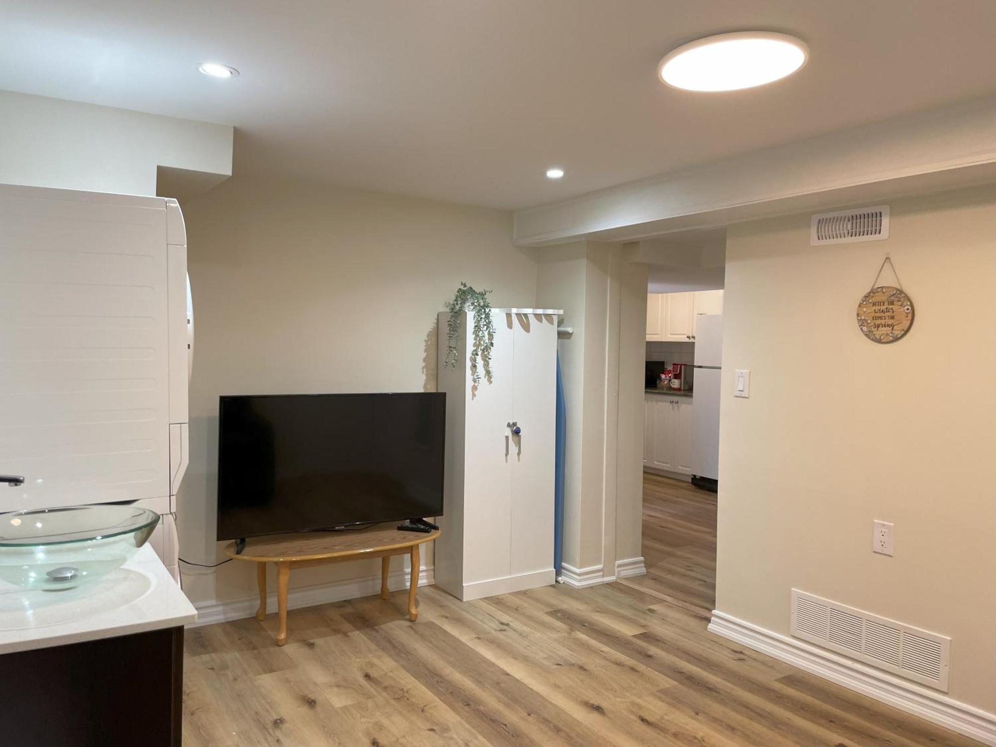 Newly-Renovated 3Br House, 12 Minutes To Airport Apartment Toronto Exterior photo