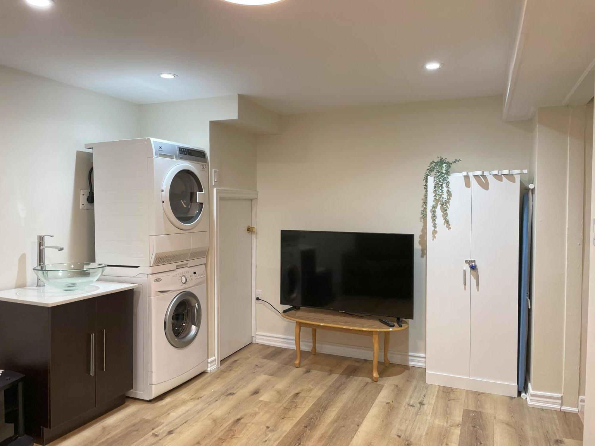 Newly-Renovated 3Br House, 12 Minutes To Airport Apartment Toronto Exterior photo