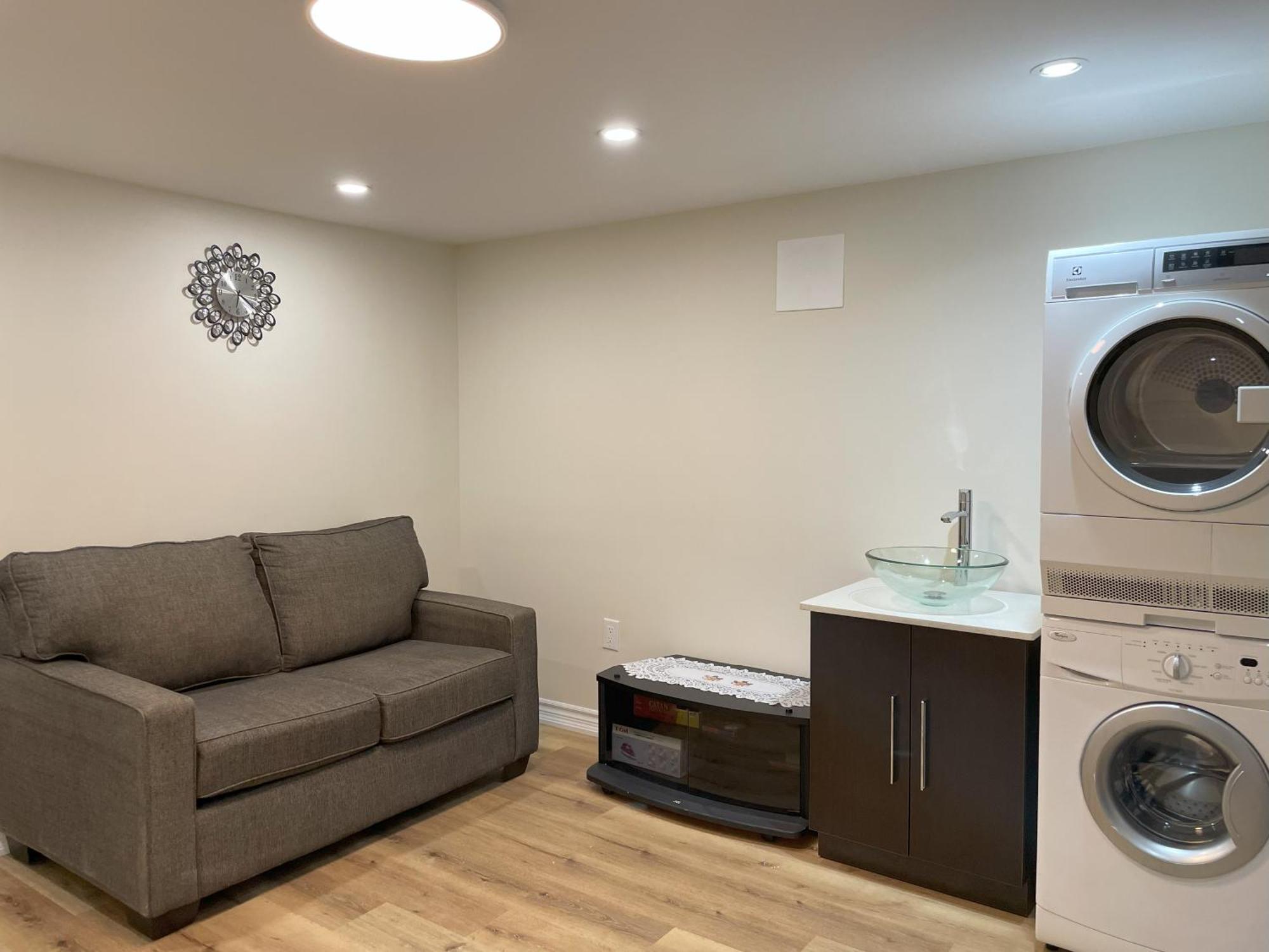 Newly-Renovated 3Br House, 12 Minutes To Airport Apartment Toronto Exterior photo